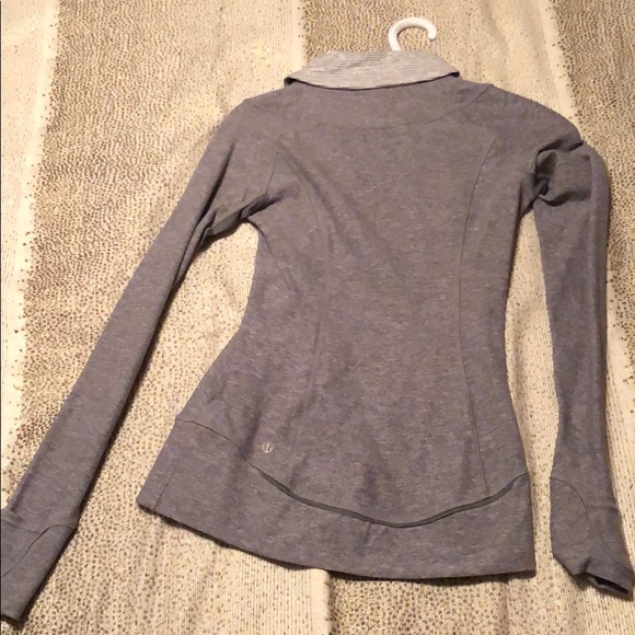 Lululemon Size 2 Sweater - Picture 2 of 2